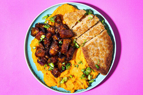 Veggie-Schnitzel mit Teriyaki-Auberginen auf Süßkartoffelpüree mit würziger Misonote