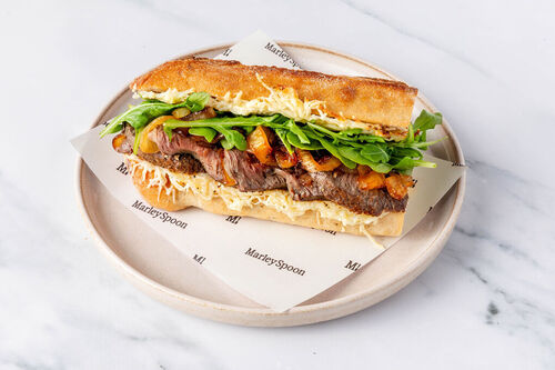 American Cheese Steak Sandwich mit karamellisierten Zwiebeln