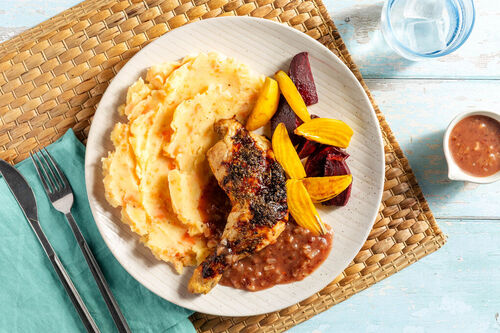 Hähnchenschenkel mit Cranberrysauce dazu bunte Bete und Kartoffel-Karotten-Stampf
