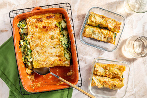 Cremige Hähnchen-Spinat-Nudelrollen würzig-fein mit Zucchini und Käse
