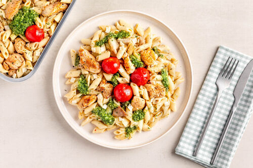 Hähnchen-Penne mit aromatischem Pesto