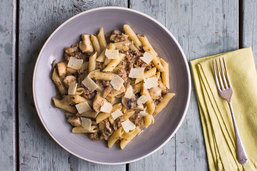 Bolognese bianca mit Hackfleisch und Champignons