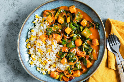 Kreolisches Tofu-Gemüse-Ragout dazu Basmatireis mit Mais