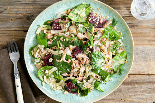 Reissalat mit Sommergemüse mit Passionsfruchtdressing und Cashews
