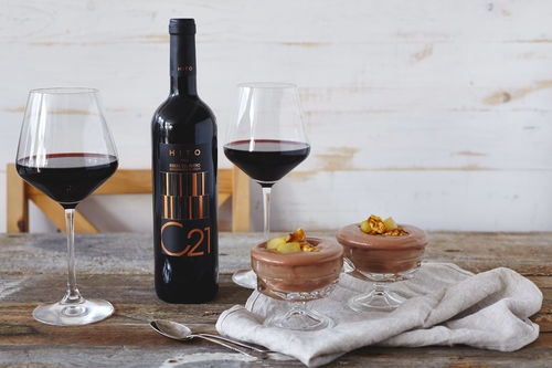 Schnelles Schokomousse mit karamellisierten Nüssen, Birnen