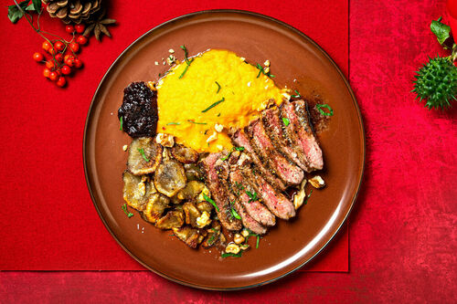 Special: Rindersteak und Topinambur an Karottenpüree mit Cranberrysauce